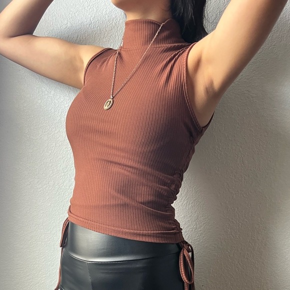 Nothing But Sexy Brown Sleeveless Ribbed Knit Women's Turtleneck NWT Size Medium - Picture 2 of 8